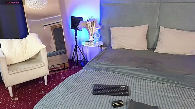 RianaRey online show from 06-15-26, 06:13