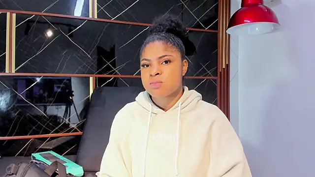 HannyThompson online show from 04-18-26, 12:29