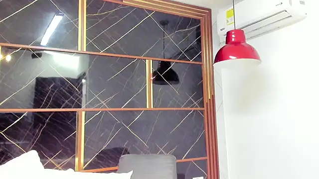 HannyThompson online show from 10-28-25, 12:26