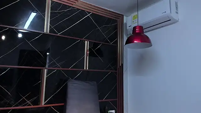 HannyThompson online show from 10-31-25, 12:35