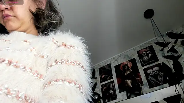 Snapshot of Luciifeer_ chatting on 02-22-26, 01:24 Luciifeer online show from 02-22-26, 01:24