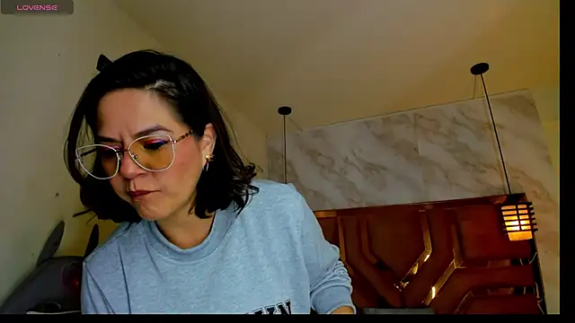 Luciifeer  online show from 03-10-26, 06:45