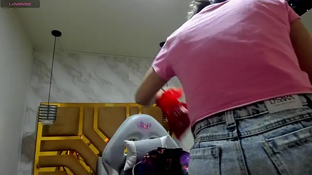 Luciifeer  online show from 12-19-25, 03:25