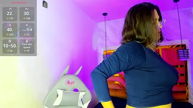 Snapshot of Luciifeer_ chatting on 02-27-26, 07:03 Luciifeer online show from 02-27-26, 07:03