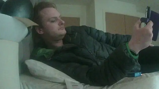 Snapshot of avamaxwell chatting on 06-08-26, 04:07 avamaxwell online show from 06-08-26, 04:07