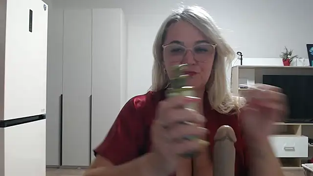 EleanoraDream online show from 02-15-26, 11:42