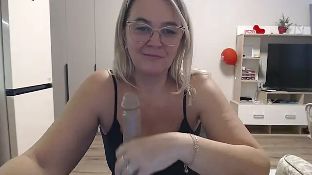 EleanoraDream online show from 03-28-26, 06:14