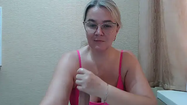 Snapshot of EleanoraDream chatting on 07-08-26, 07:42 EleanoraDream online show from 07-08-26, 07:42