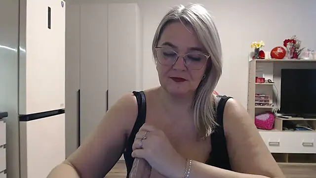 Snapshot of EleanoraDream chatting on 05-07-26, 04:50 EleanoraDream online show from 05-07-26, 04:50