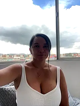 Nova Gabriela online show from 10-28-25, 03:22