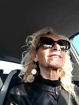 clarabell4 online show from 10-24-25, 07:07