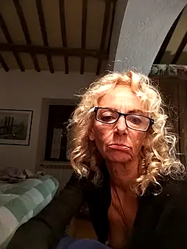 clarabell4 online show from 10-17-25, 07:04