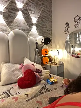 Yassy vazquez online show from 10-12-25, 07:48