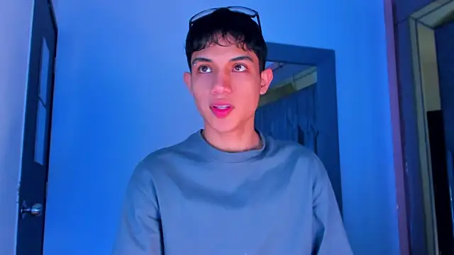 Snapshot of Sebax_Young chatting on 04-13-26, 08:46 Sebax Young online show from 04-13-26, 08:46