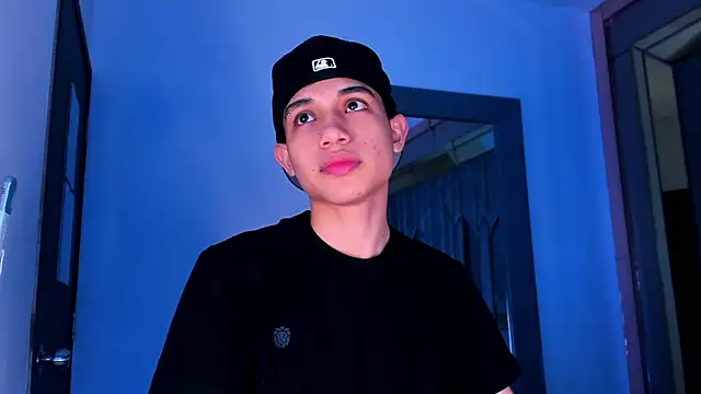 Snapshot of Sebax_Young chatting on 02-15-26, 08:19 Sebax Young online show from 02-15-26, 08:19