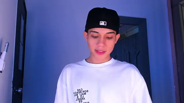 Snapshot of Sebax_Young chatting on 03-10-26, 08:13 Sebax Young online show from 03-10-26, 08:13