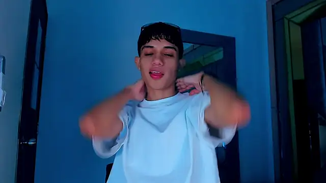 Snapshot of Sebax_Young chatting on 02-10-26, 09:03 Sebax Young online show from 02-10-26, 09:03