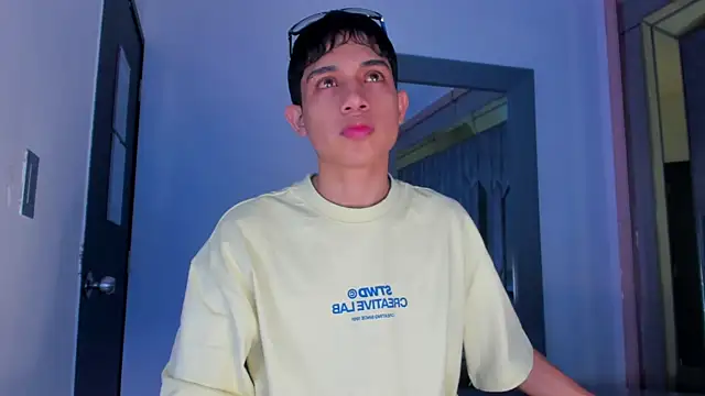 Snapshot of Sebax_Young chatting on 05-20-26, 09:12 Sebax Young online show from 05-20-26, 09:12