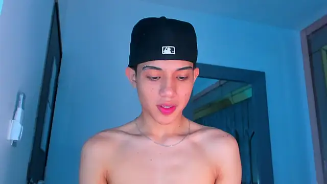 Sebax Young online show from 12-14-25, 08:58