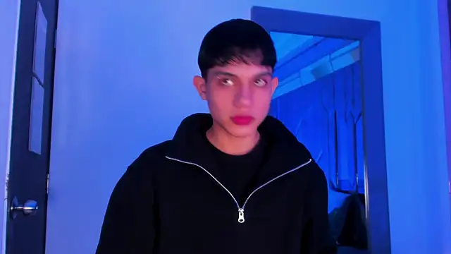 Snapshot of Sebax_Young chatting on 03-28-26, 03:51 Sebax Young online show from 03-28-26, 03:51