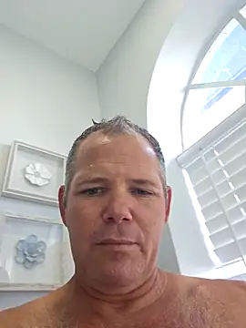 cubanitofeliz40 online show from 12-22-25, 02:28