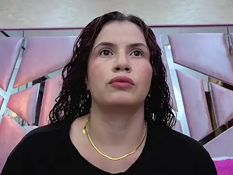 Snapshot of ThaliaCross chatting on 02-23-26, 08:09 ThaliaCross online show from 02-23-26, 08:09