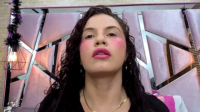 ThaliaCross online show from 11-13-25, 07:51