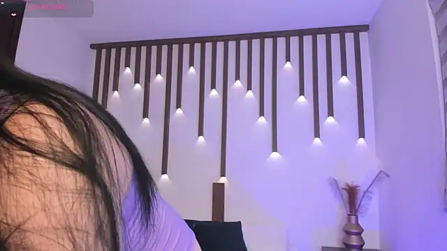 Snapshot of emma_fhox chatting on 02-17-26, 02:20 emma fhox online show from 02-17-26, 02:20