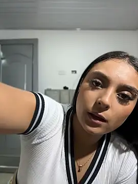 nicolexxaleja online show from 04-08-26, 11:39