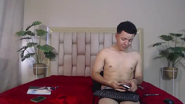 SofiandMarko online show from 05-11-26, 01:01
