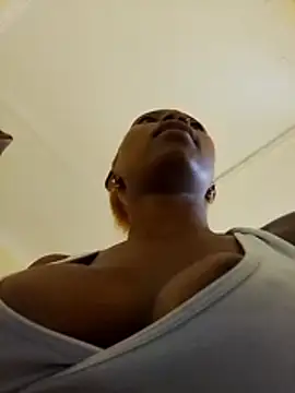 SeffieLucy online show from 02-17-26, 06:33