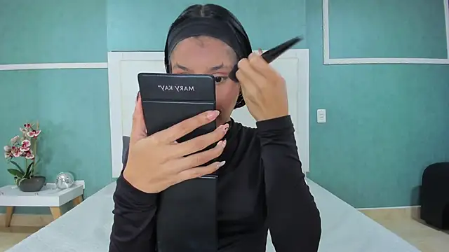 ania gomez online show from 10-16-25, 01:08