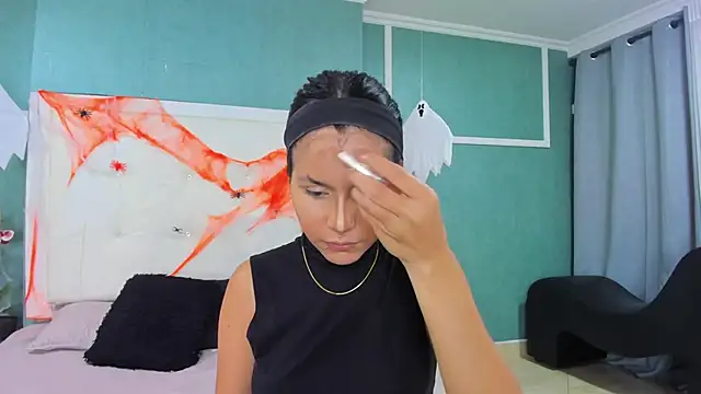 ania gomez online show from 10-25-25, 01:56