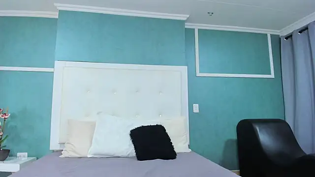 ania gomez online show from 09-29-25, 10:04