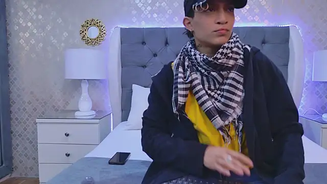 ZoeKrug online show from 11-15-25, 11:58