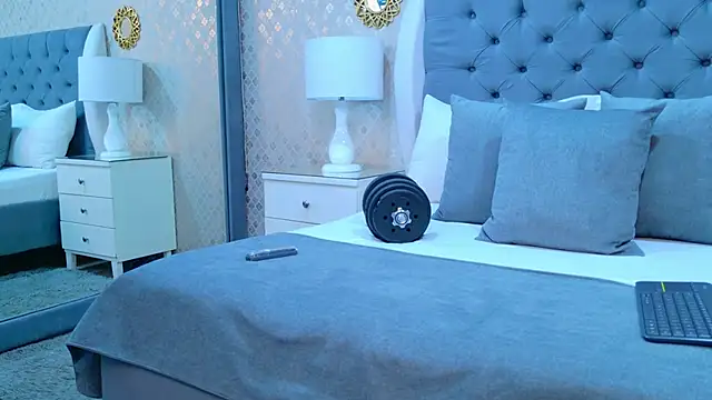 ZoeKrug online show from 11-05-25, 11:35