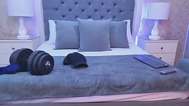 ZoeKrug online show from 12-03-25, 11:42