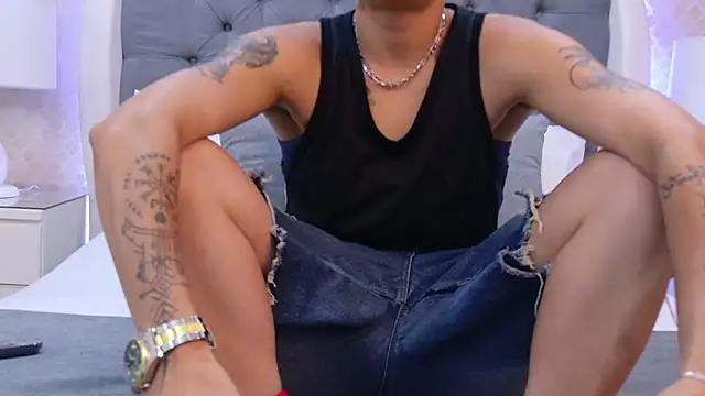 ZoeKrug online show from 11-26-25, 11:54