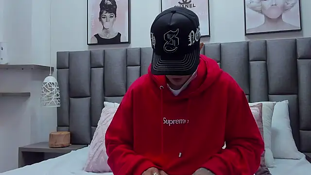 ZoeKrug online show from 02-27-26, 12:16