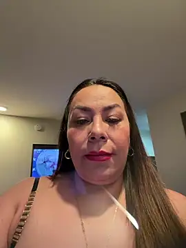 Snapshot of SamyHot2025 chatting on 02-14-26, 05:13 SamyHot2025 online show from 02-14-26, 05:13