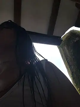 Yessica Lopezz online show from 11-17-25, 12:20