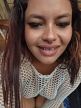 Snapshot of Yessica_Lopezz chatting on 04-26-26, 01:52 Yessica Lopezz online show from 04-26-26, 01:52