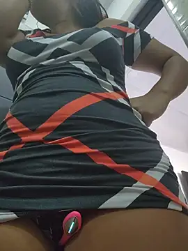 Yessica Lopezz online show from 11-21-25, 12:26