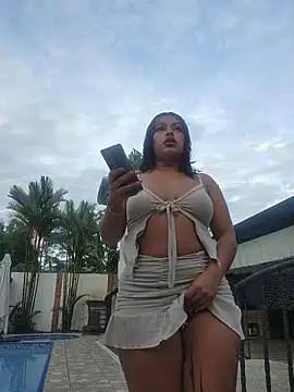 Snapshot of Yessica_Lopezz chatting on 05-15-26, 11:30 Yessica Lopezz online show from 05-15-26, 11:30