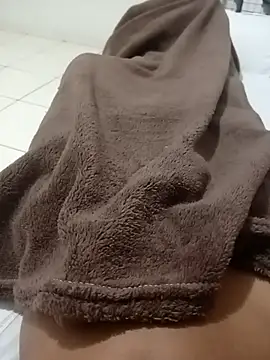 Snapshot of Luan_11839 chatting on 11-17-25, 01:31 Luan 11839 online show from 11-17-25, 01:31