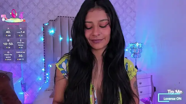 Snapshot of Yourwishisme_val chatting on 12-14-25, 03:46 Yourwishisme val online show from 12-14-25, 03:46