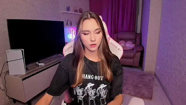 Snapshot of EllaCurtis chatting on 03-02-26, 06:04 EllaCurtis online show from 03-02-26, 06:04