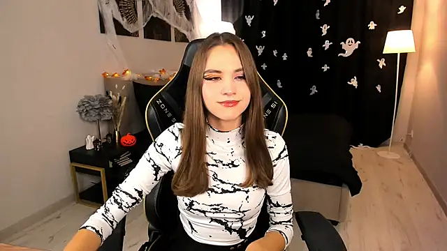 EllaCurtis online show from 10-24-25, 05:12