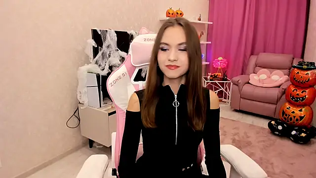 EllaCurtis online show from 10-29-25, 05:12