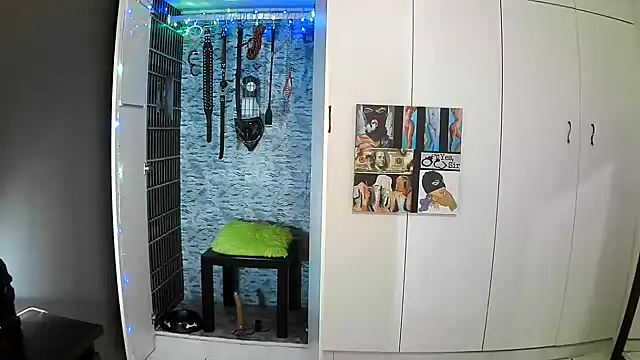 BaDSubMiss online show from 09-15-25, 04:35